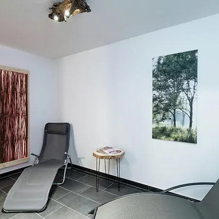 בית נופש Modern Holiday In With Private Sauna *